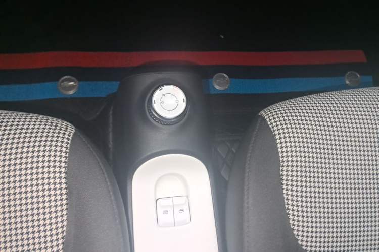 Used Wuling Hongguang MINIEV 2024 3rd Generation 215km Youth Edition Gear Lever