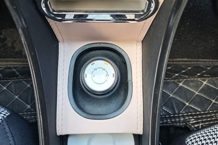 Used Wuling Hongguang MINIEV 2024 3rd Generation 215km Advanced Version Gear Lever