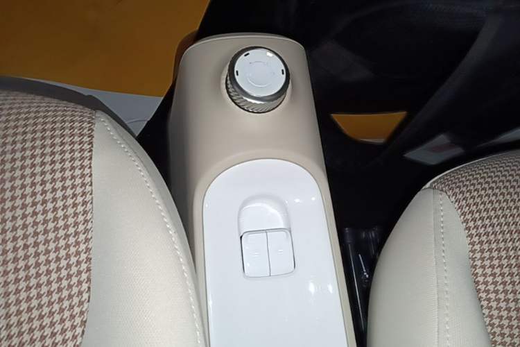 Used Wuling Hongguang MINIEV 2024 3rd Generation 215km Advanced Version Gear Lever