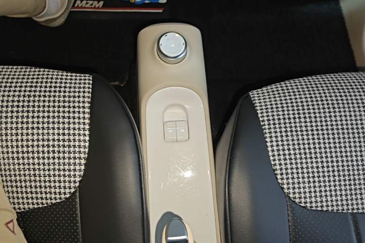 Used Wuling Hongguang MINIEV 2024 3rd Generation 215km Youth Edition Gear Lever