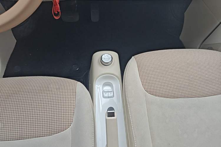 Used Wuling Hongguang MINIEV 2024 3rd Generation 215km Youth Edition Gear Lever
