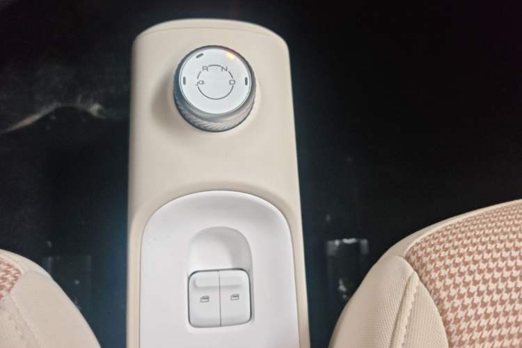 Used Wuling Hongguang MINIEV 2024 3rd Generation 215km Youth Edition Gear Lever