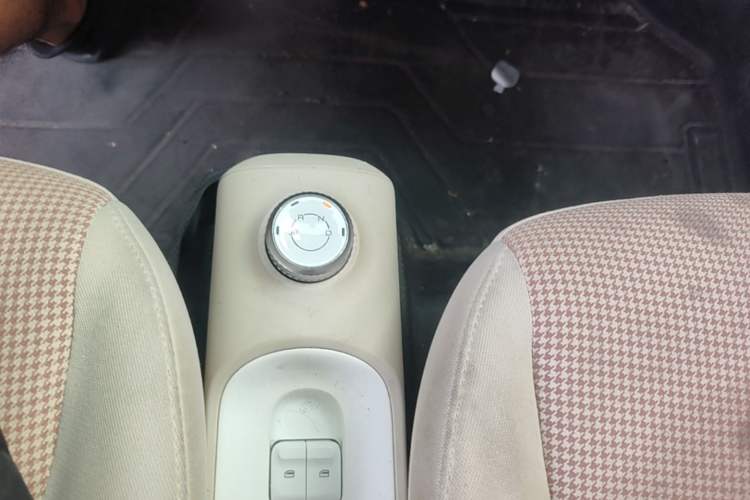 Used Wuling Hongguang MINIEV 2024 3rd Generation 215km Youth Edition Gear Lever