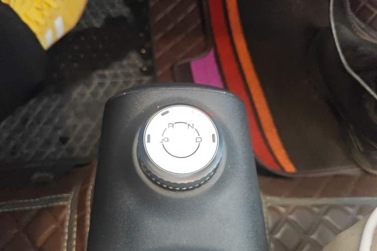 Used Wuling Hongguang MINIEV 2024 3rd Generation 215km Youth Edition Gear Lever