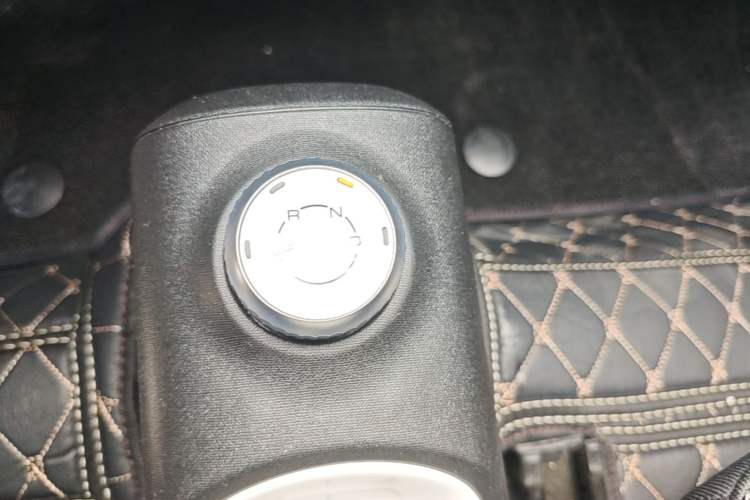 Used Wuling Hongguang MINIEV 2024 3rd Generation 215km Advanced Version Gear Lever