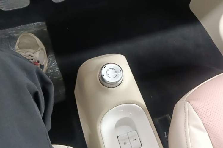 Used Wuling Hongguang MINIEV 2024 3rd Generation 170 km Gear Lever