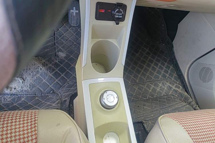Used Wuling Hongguang MINIEV 2024 Third Generation 120 km Gear Lever