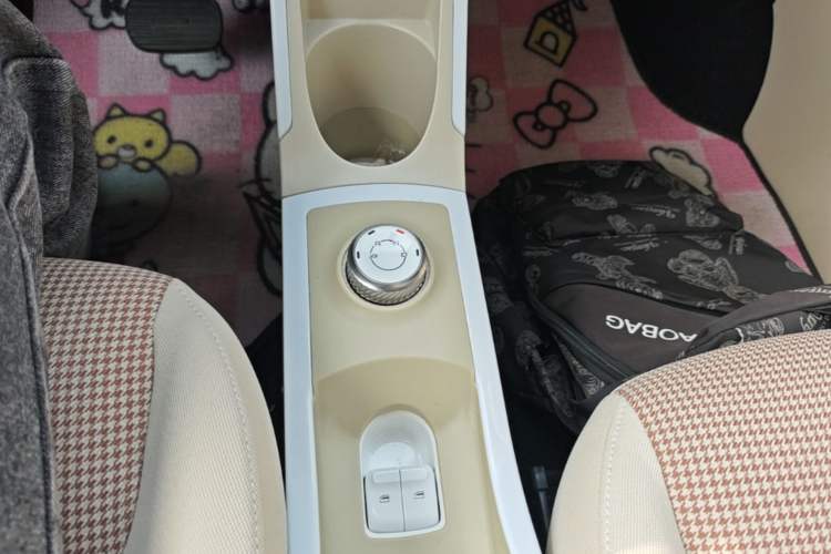 Used Wuling Hongguang MINIEV 2024 3rd Generation 215km Youth Edition Gear Lever