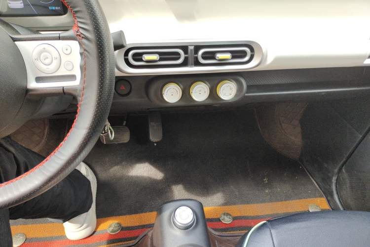 Used Wuling Hongguang MINIEV 2024 3rd Generation 215km Youth Edition Audio And AC Panel