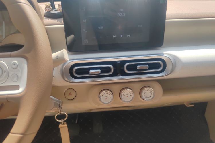 Used Wuling Hongguang MINIEV 2024 3rd Generation 215km Advanced Version Audio And AC Panel