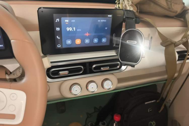 Used Wuling Hongguang MINIEV 2024 3rd Generation 215km Advanced Version Audio And AC Panel