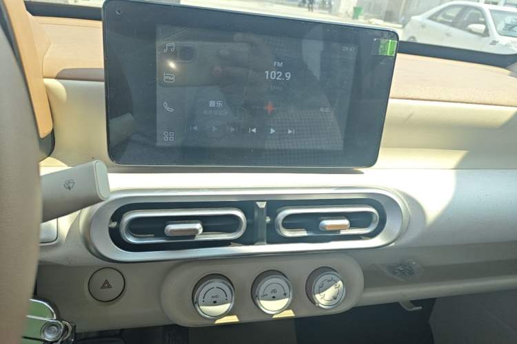 Used Wuling Hongguang MINIEV 2024 3rd Generation 215km Advanced Version Audio And AC Panel