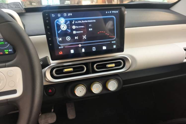 Used Wuling Hongguang MINIEV 2024 3rd Generation 215km Youth Edition Audio And AC Panel