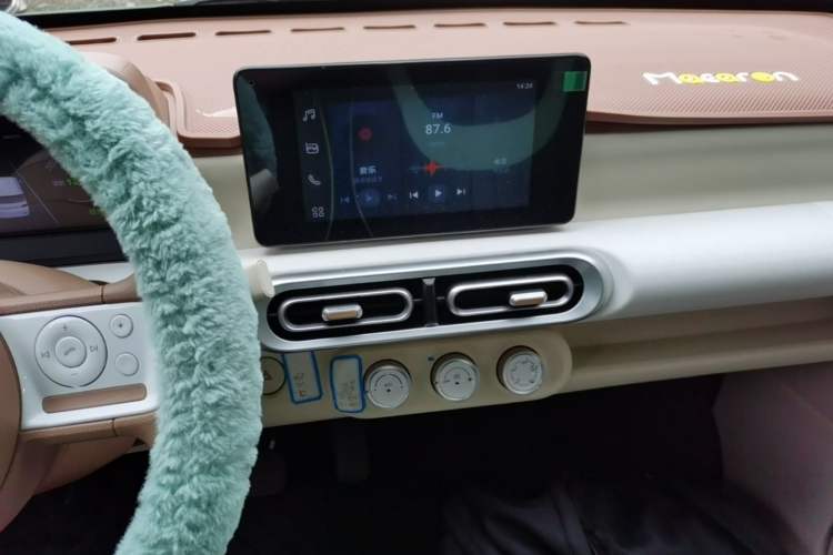 Used Wuling Hongguang MINIEV 2024 3rd Generation 170 km Audio And AC Panel