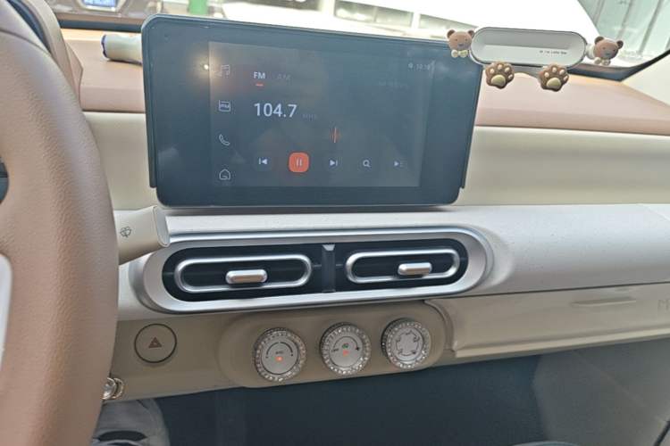 Used Wuling Hongguang MINIEV 2024 3rd Generation 215km Advanced Version Audio And AC Panel