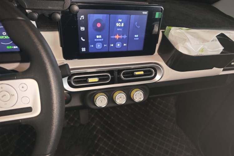 Used Wuling Hongguang MINIEV 2024 3rd Generation 215km Advanced Version Audio And AC Panel