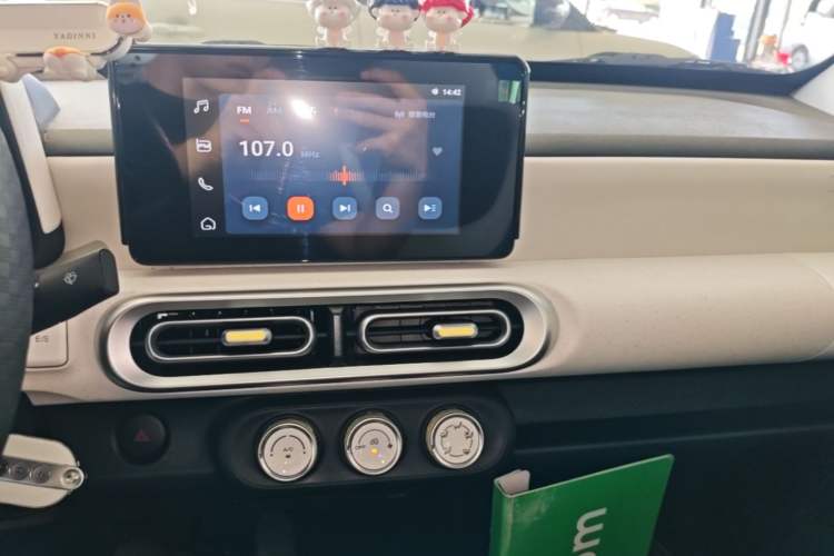 Used Wuling Hongguang MINIEV 2024 3rd Generation 215km Advanced Version Audio And AC Panel