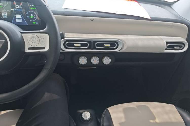 Used Wuling Hongguang MINIEV 2024 3rd Generation 215km Youth Edition Audio And AC Panel