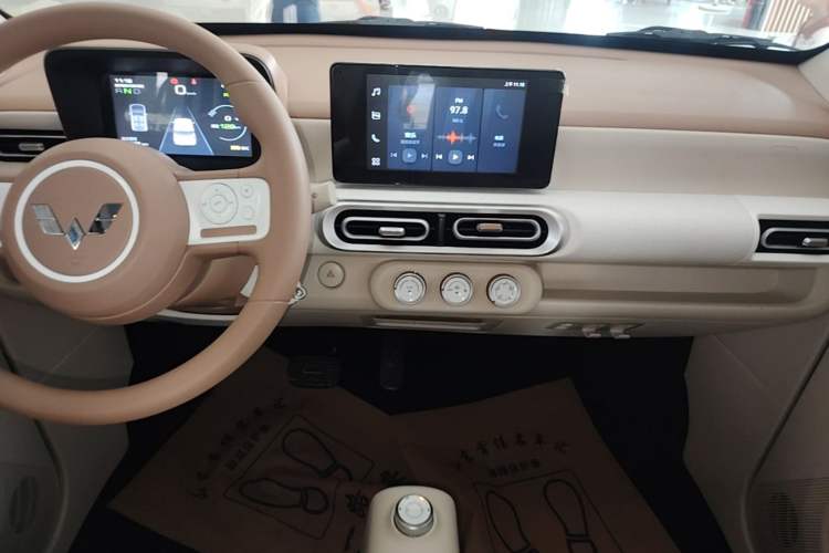 Used Wuling Hongguang MINIEV 2024 3rd Generation 215km Advanced Version Audio And AC Panel