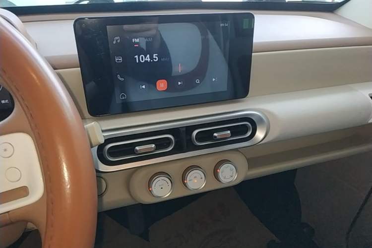 Used Wuling Hongguang MINIEV 2024 3rd Generation 215km Advanced Version Audio And AC Panel