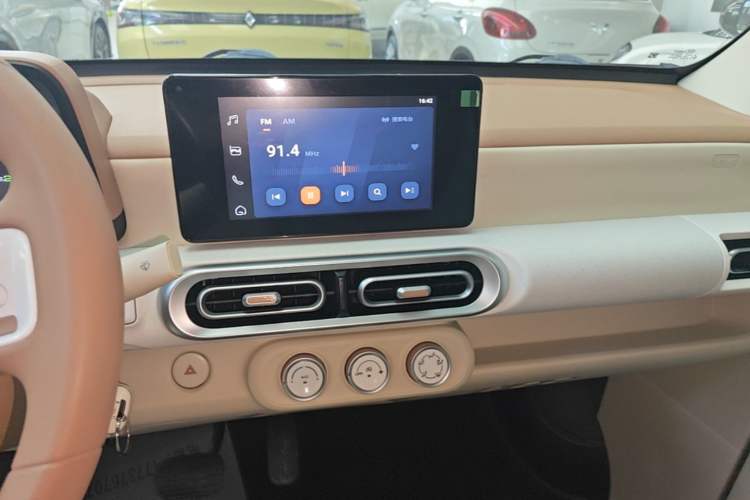 Used Wuling Hongguang MINIEV 2024 3rd Generation 215km Advanced Version Audio And AC Panel