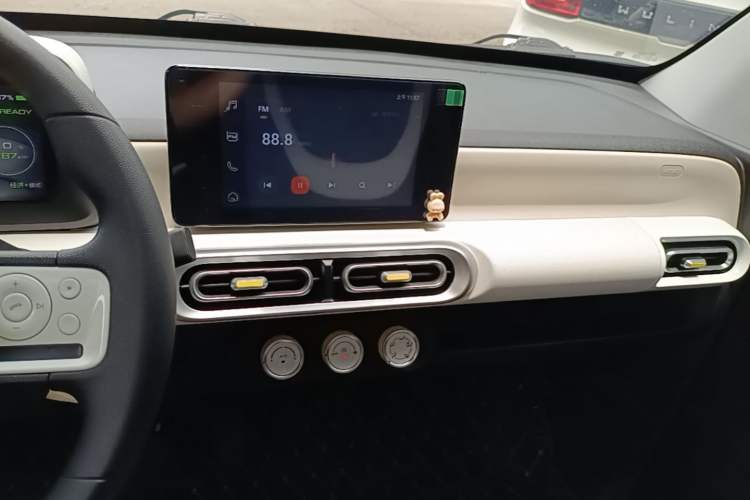 Used Wuling Hongguang MINIEV 2024 3rd Generation 215km Advanced Version Audio And AC Panel