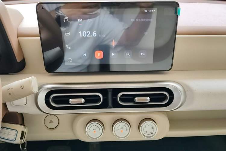 Used Wuling Hongguang MINIEV 2024 3rd Generation 170 km Audio And AC Panel