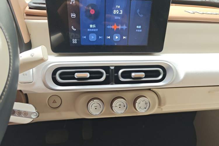 Used Wuling Hongguang MINIEV 2024 3rd Generation 215km Advanced Version Audio And AC Panel