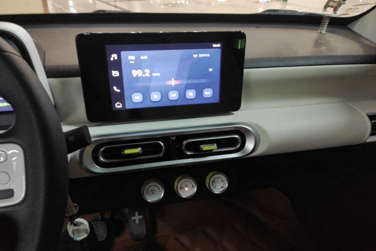 Used Wuling Hongguang MINIEV 2024 3rd Generation 170 km Audio And AC Panel