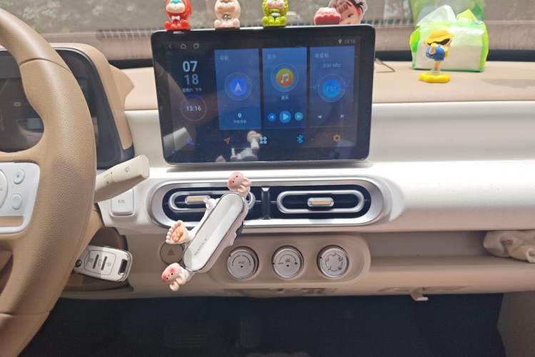 Used Wuling Hongguang MINIEV 2024 3rd Generation 215km Youth Edition Audio And AC Panel