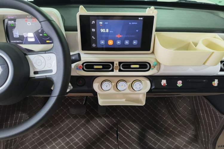 Used Wuling Hongguang MINIEV 2024 3rd Generation 215km Advanced Version Audio And AC Panel
