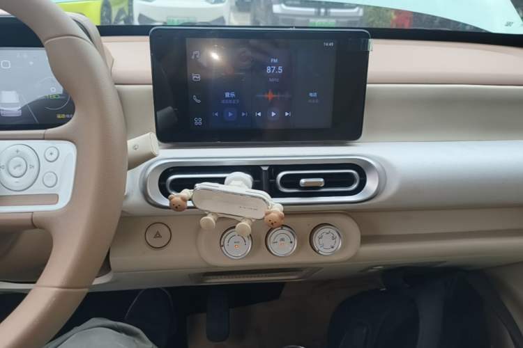 Used Wuling Hongguang MINIEV 2024 3rd Generation 215km Advanced Version Audio And AC Panel