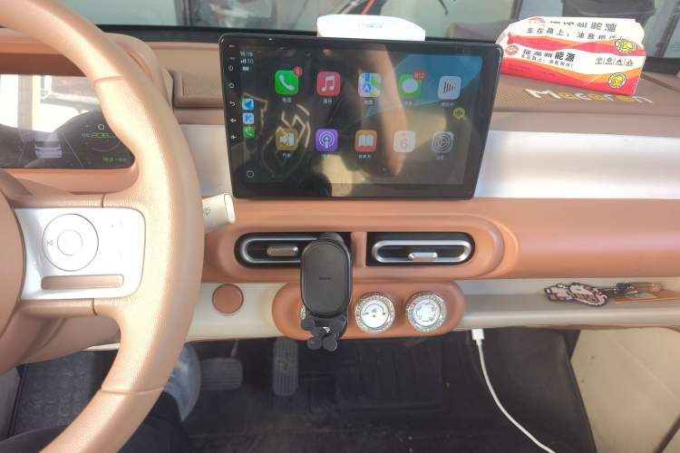 Used Wuling Hongguang MINIEV 2024 3rd Generation 215km Youth Edition Audio And AC Panel