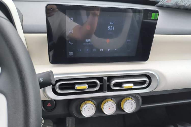 Used Wuling Hongguang MINIEV 2024 3rd Generation 215km Advanced Version Audio And AC Panel