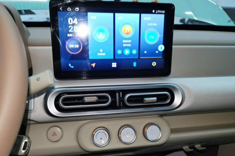 Used Wuling Hongguang MINIEV 2024 3rd Generation 215km Youth Edition Audio And AC Panel