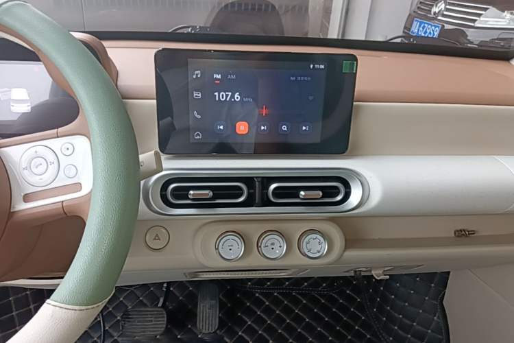 Used Wuling Hongguang MINIEV 2024 3rd Generation 170 km Audio And AC Panel