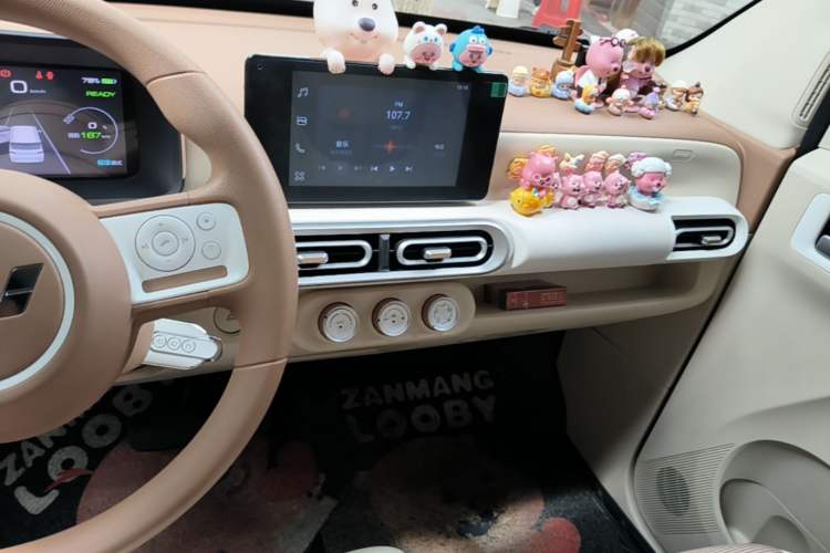 Used Wuling Hongguang MINIEV 2024 3rd Generation 215km Advanced Version Audio And AC Panel