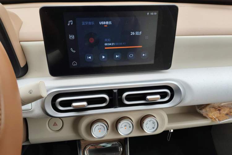 Used Wuling Hongguang MINIEV 2024 3rd Generation 215km Advanced Version Audio And AC Panel