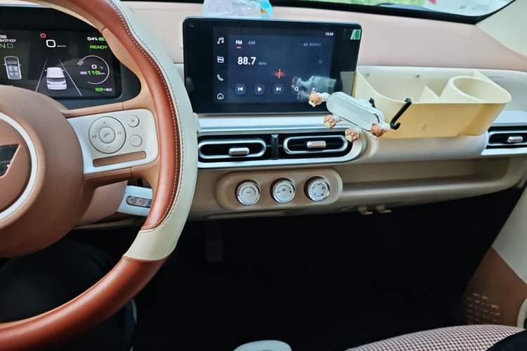 Used Wuling Hongguang MINIEV 2024 3rd Generation 215km Advanced Version Audio And AC Panel