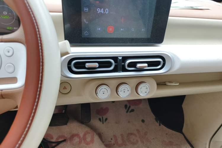 Used Wuling Hongguang MINIEV 2024 3rd Generation 215km Advanced Version Audio And AC Panel