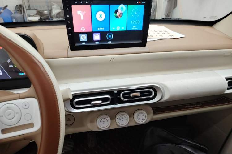 Used Wuling Hongguang MINIEV 2024 3rd Generation 215km Youth Edition Audio And AC Panel