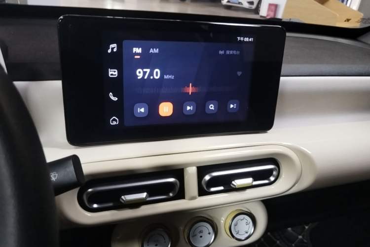 Used Wuling Hongguang MINIEV 2024 3rd Generation 215km Advanced Version Audio And AC Panel