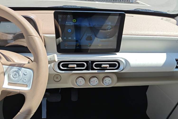 Used Wuling Hongguang MINIEV 2024 3rd Generation 215km Youth Edition Audio And AC Panel