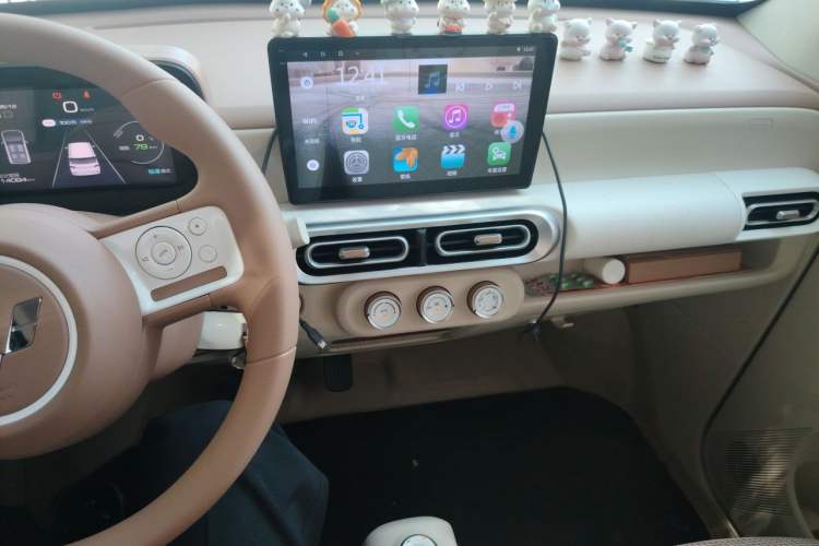 Used Wuling Hongguang MINIEV 2024 3rd Generation 215km Youth Edition Audio And AC Panel