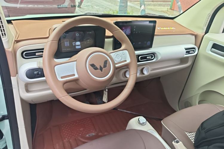Used Wuling Hongguang MINIEV 2024 3rd Generation 215km Youth Edition Center Console