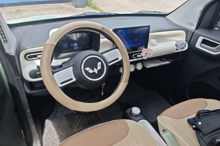 Used Wuling Hongguang MINIEV 2024 3rd Generation 215km Youth Edition Center Console