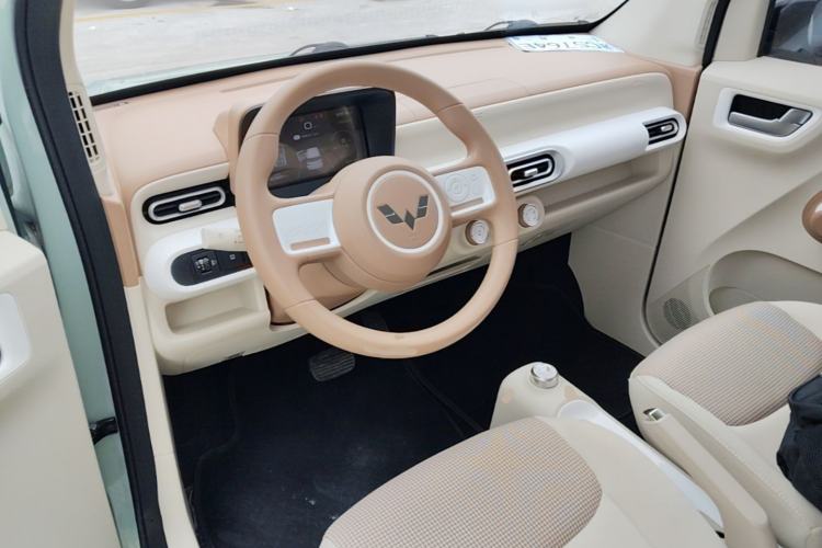 Used Wuling Hongguang MINIEV 2024 3rd Generation 215km Youth Edition Center Console