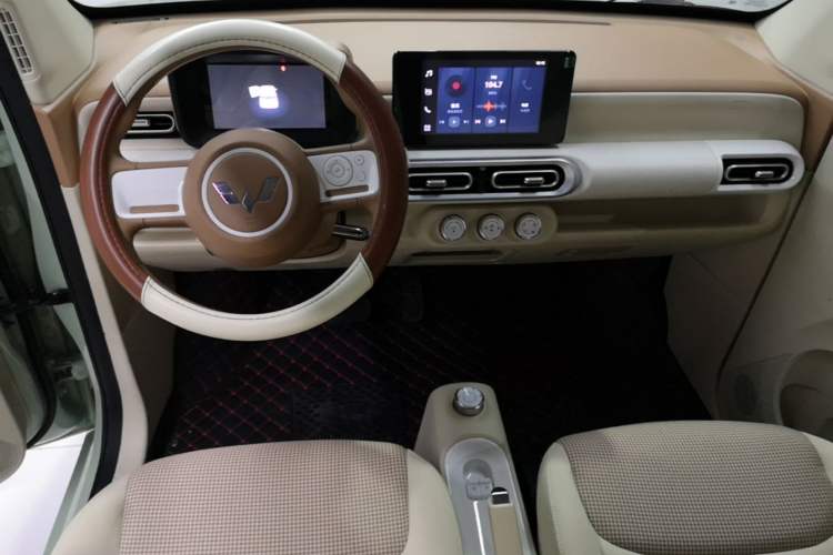 Used Wuling Hongguang MINIEV 2024 3rd Generation 215km Youth Edition Center Console