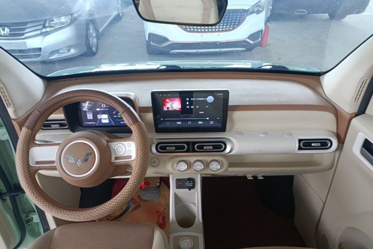 Used Wuling Hongguang MINIEV 2024 3rd Generation 215km Youth Edition Center Console
