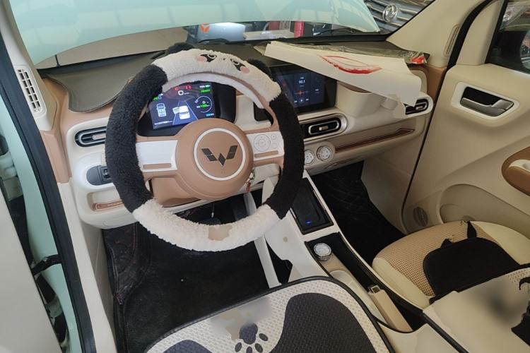 Used Wuling Hongguang MINIEV 2024 3rd Generation 215km Advanced Version Center Console